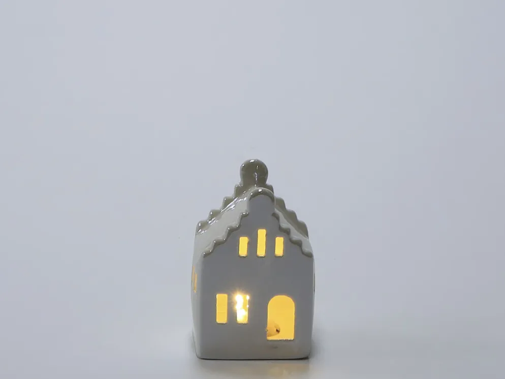 CASA PORCELANA CON LED 10CM BLANCA B
