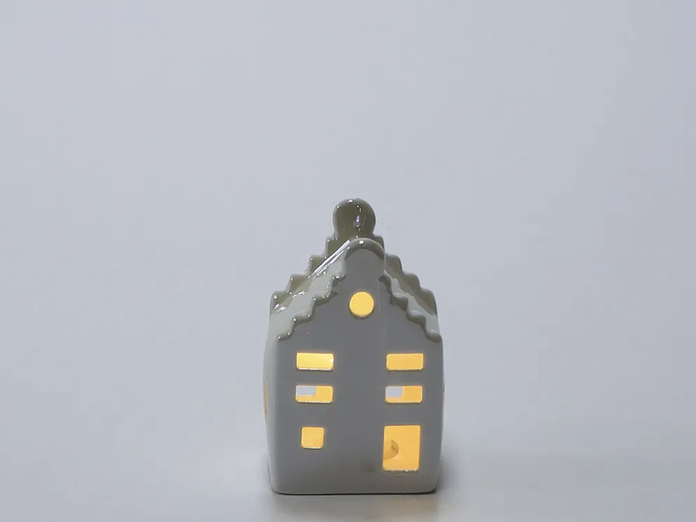 CASA PORCELANA CON LED 10CM BLANCA A