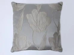 COJIN JACQUARD RELIEVE QUEEN BEIGE 50X50CM