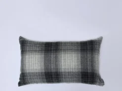 COJIN SIMIL LANA HUT NEGRO 30X50CM