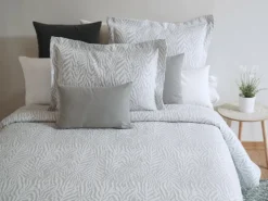 COLCHA ZEBRA GRIS