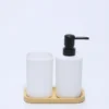 JUEGO DE BAÑO BLANCO CON BANDEJA BAMBU