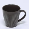 MUG CERAMICA RAYADA MARRON OSCURO